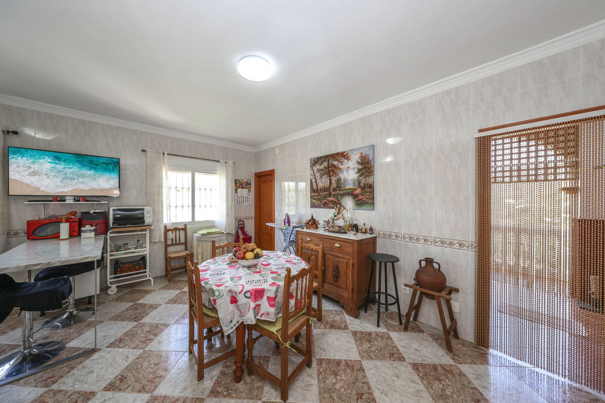 3 Bed Townhouse for sale in Alora Costa Del Sol, Málaga, Spain