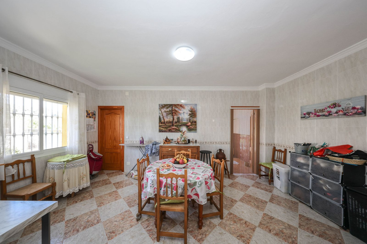 3 Bed Townhouse for sale in Alora Costa Del Sol, Málaga, Spain