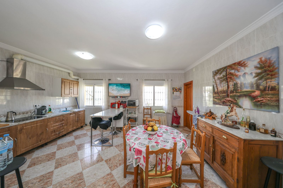 3 Bed Townhouse for sale in Alora Costa Del Sol, Málaga, Spain
