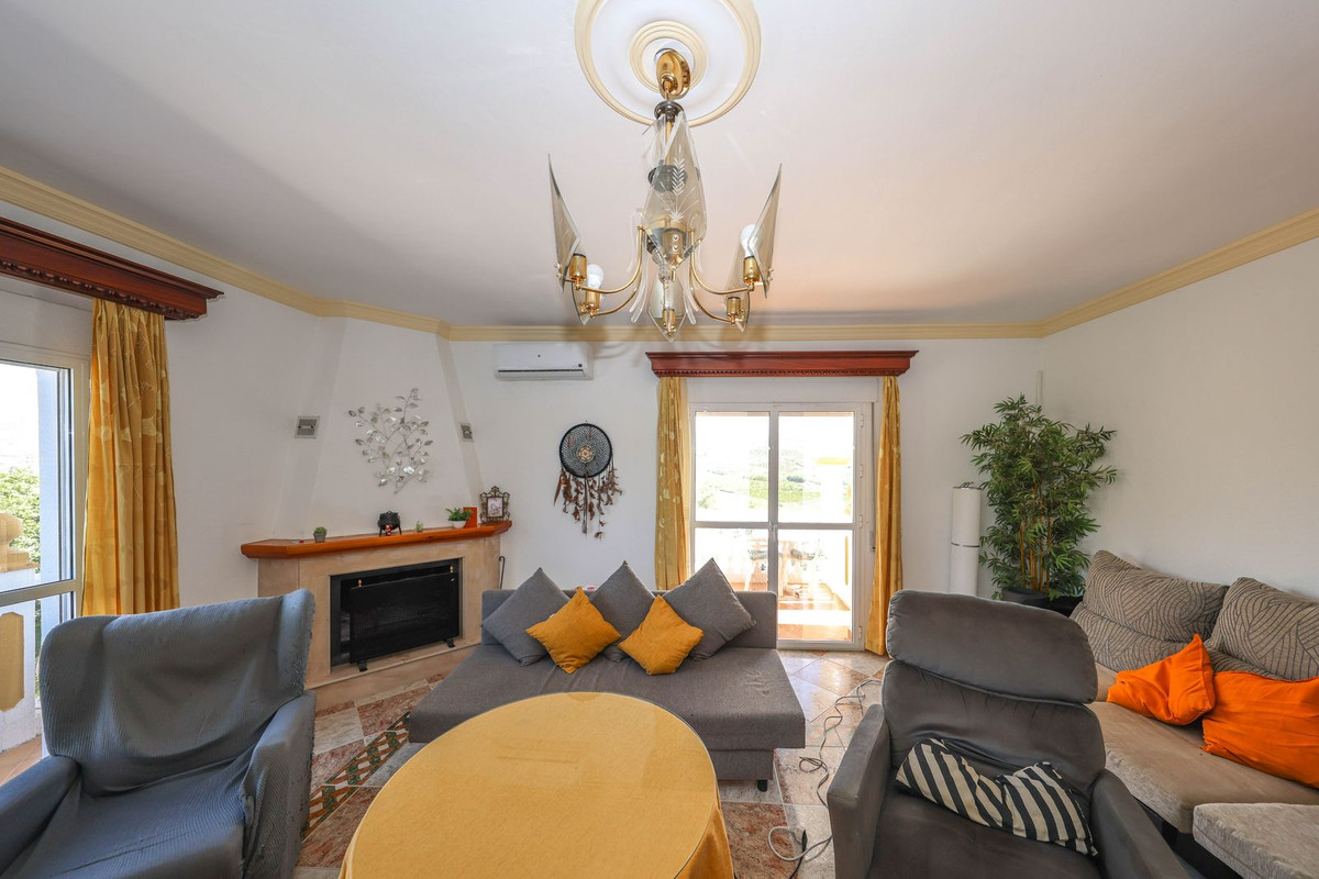 3 Bed Townhouse for sale in Alora Costa Del Sol, Málaga, Spain