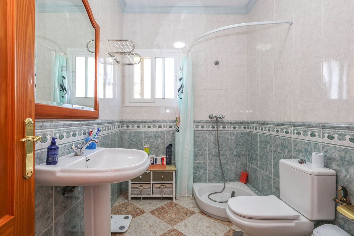 3 Bed Townhouse for sale in Alora Costa Del Sol, Málaga, Spain