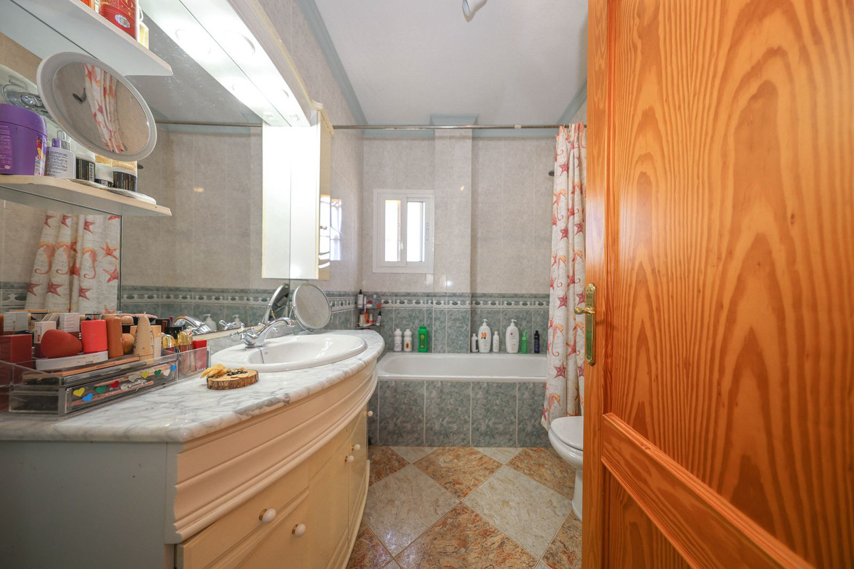 3 Bed Townhouse for sale in Alora Costa Del Sol, Málaga, Spain