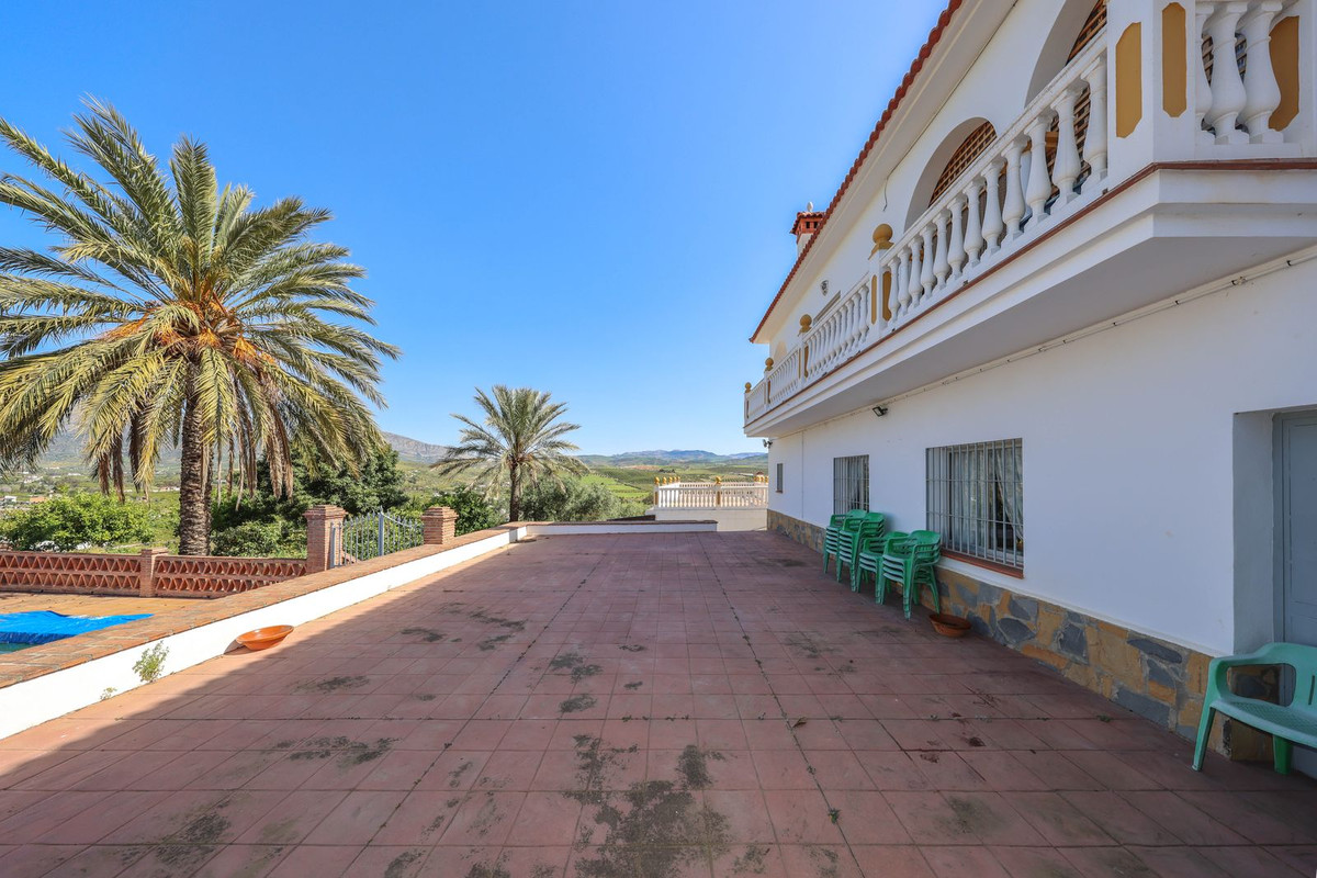 3 Bed Townhouse for sale in Alora Costa Del Sol, Málaga, Spain