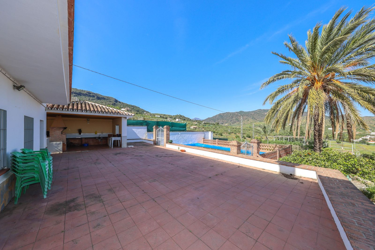3 Bed Townhouse for sale in Alora Costa Del Sol, Málaga, Spain