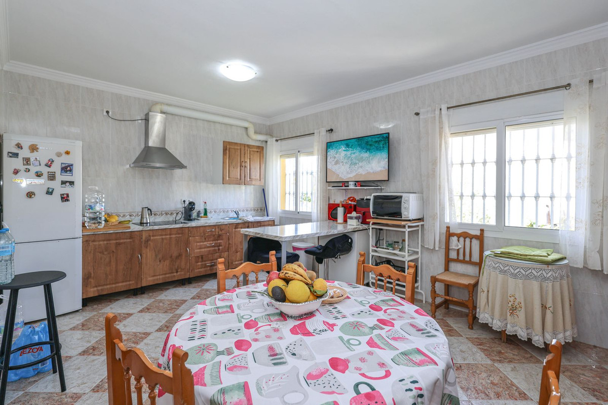 3 Bed Townhouse for sale in Alora Costa Del Sol, Málaga, Spain
