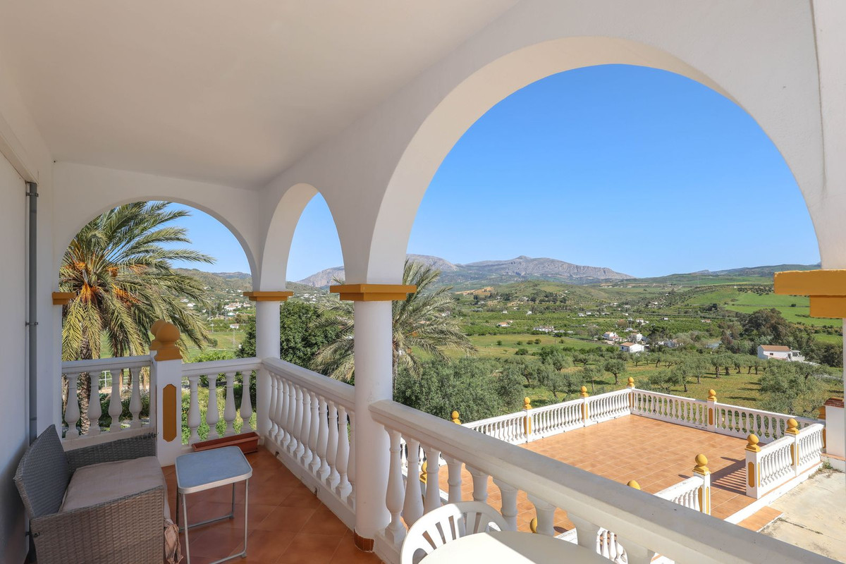 3 Bed Townhouse for sale in Alora Costa Del Sol, Málaga, Spain