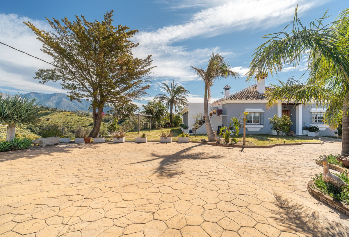 3 Bed Townhouse for sale in Mijas Costa Del Sol, Málaga, Spain