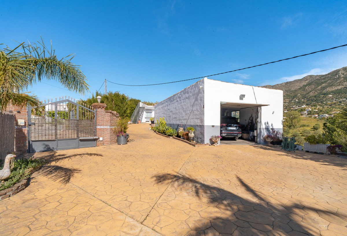 3 Bed Townhouse for sale in Mijas Costa Del Sol, Málaga, Spain