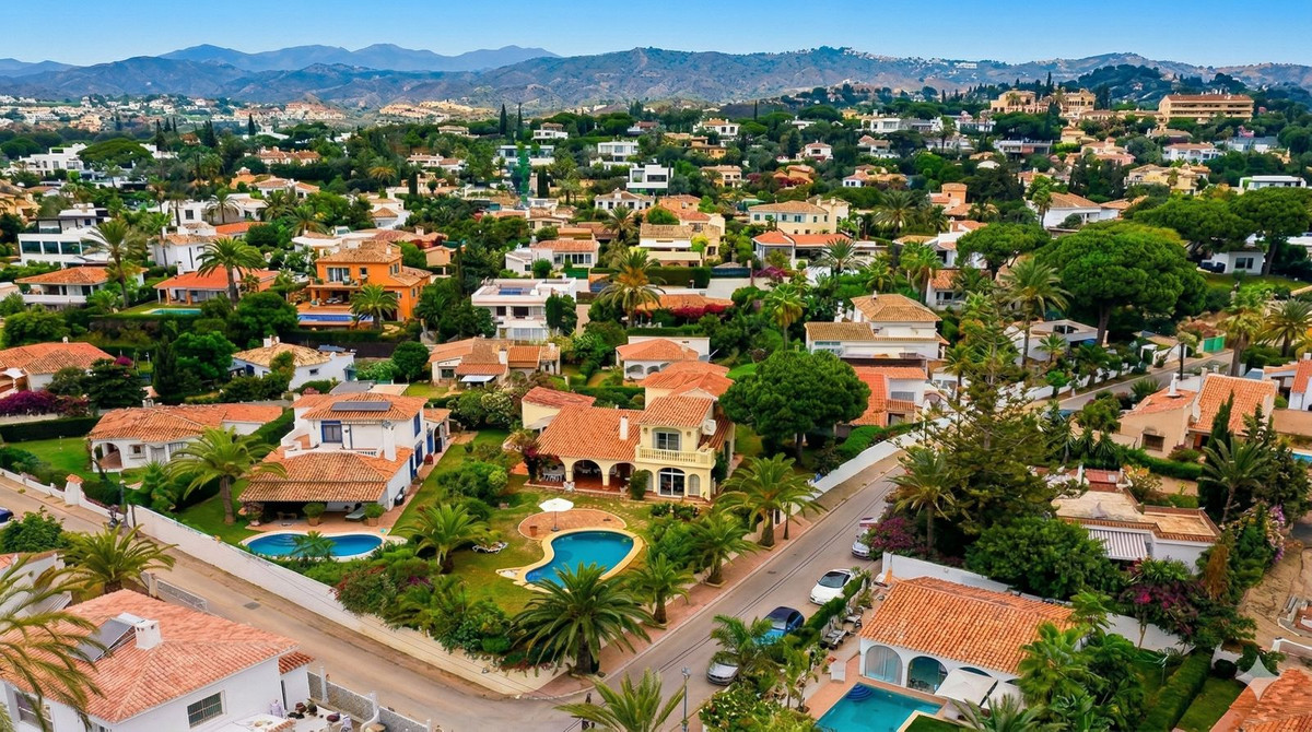 4 Bed Townhouse for sale in Marbesa Costa Del Sol, Málaga, Spain