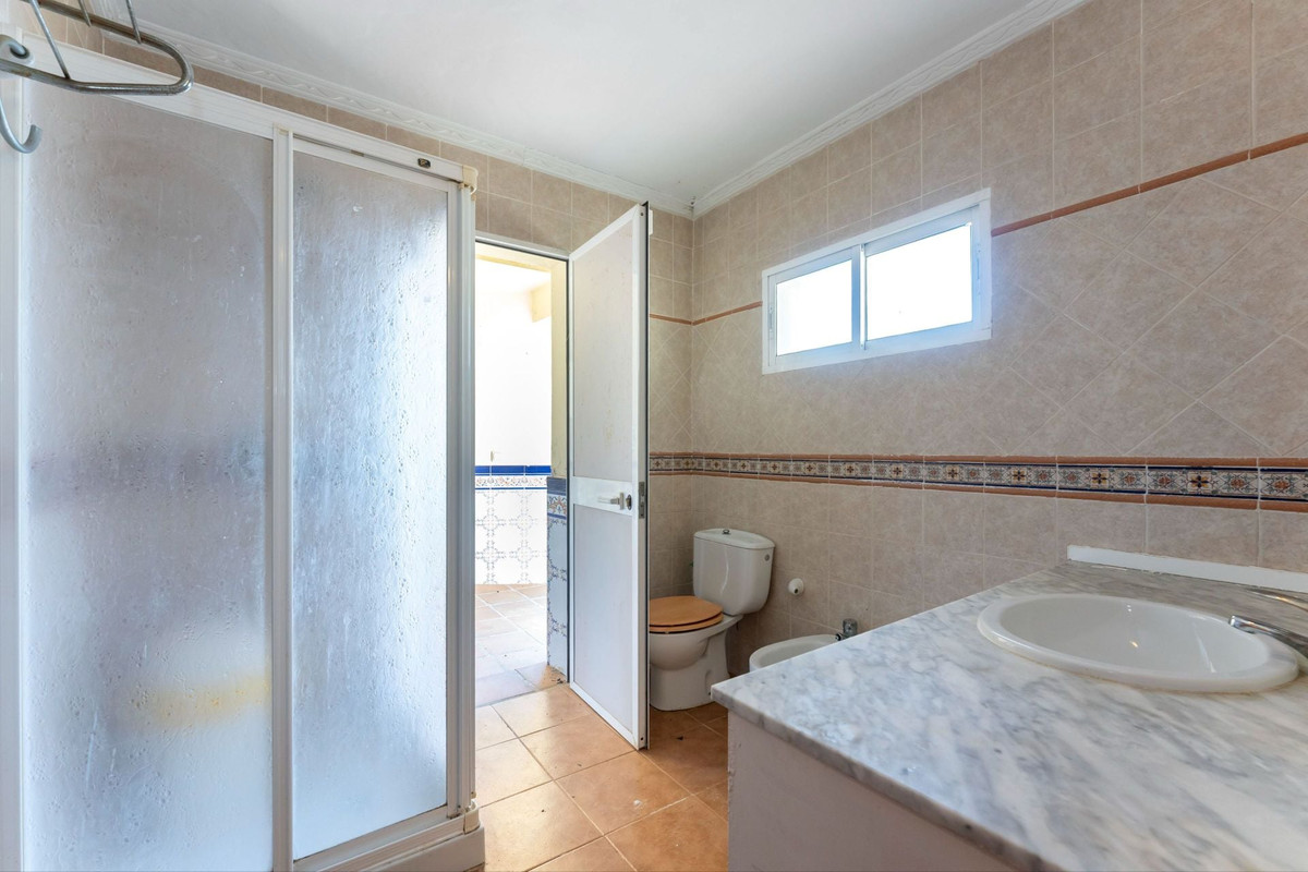 Se vende Finca - Cortijo de 2 dormitorios en Costa Del Sol, Málaga, España