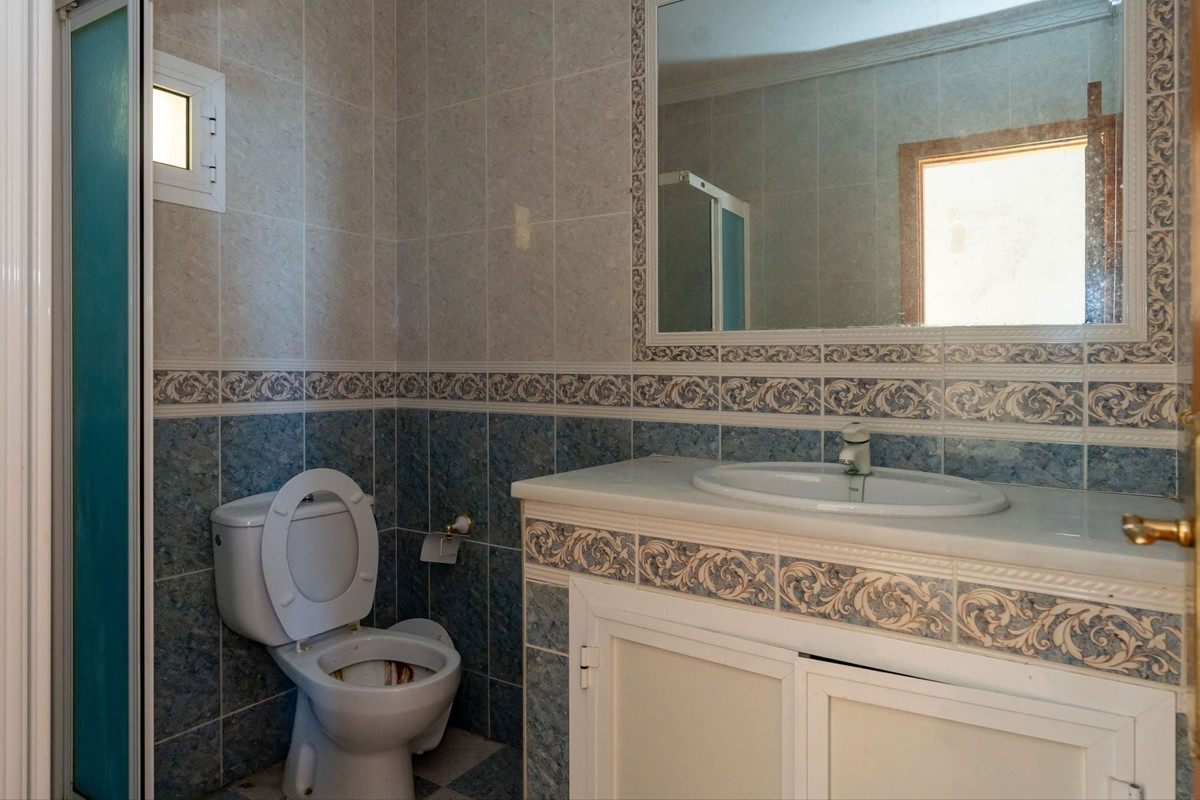 Se vende Finca - Cortijo de 2 dormitorios en Costa Del Sol, Málaga, España