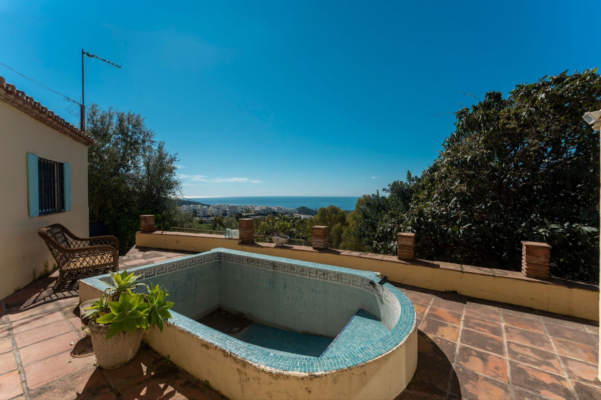 Se vende Finca - Cortijo de 2 dormitorios en Costa Del Sol, Málaga, España
