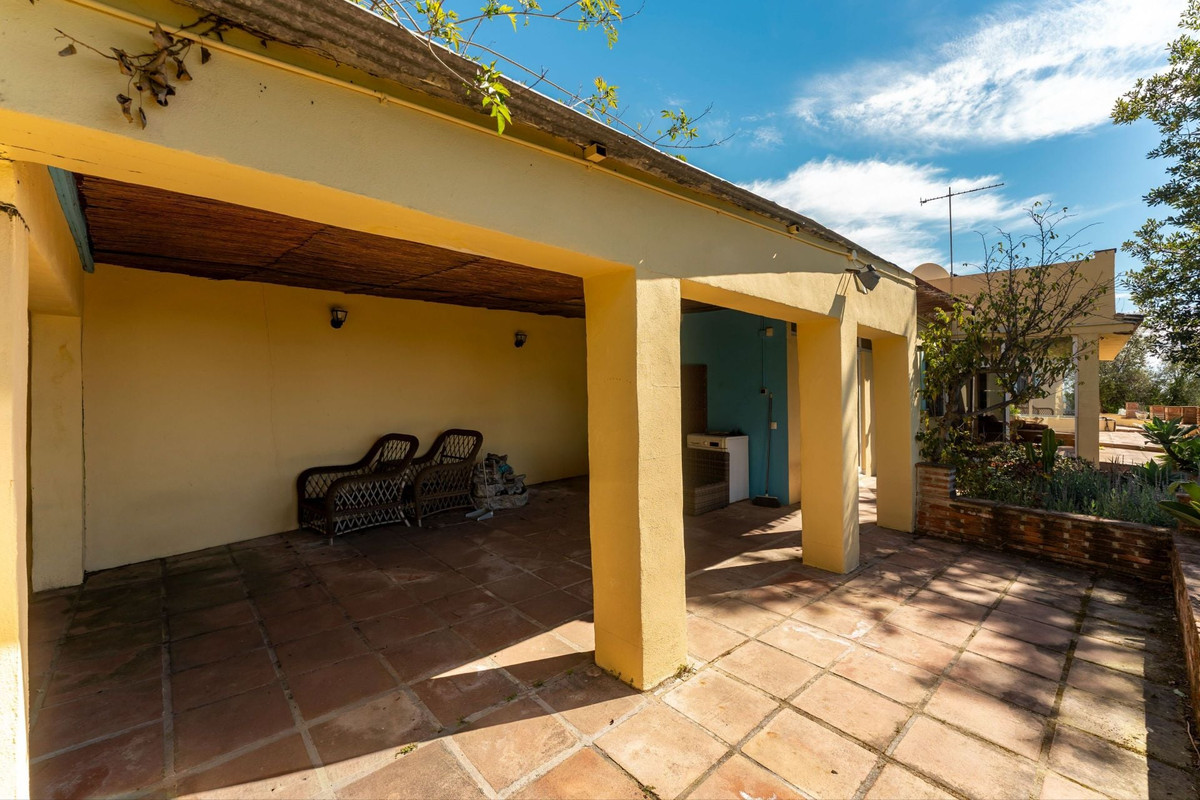 Se vende Finca - Cortijo de 2 dormitorios en Costa Del Sol, Málaga, España