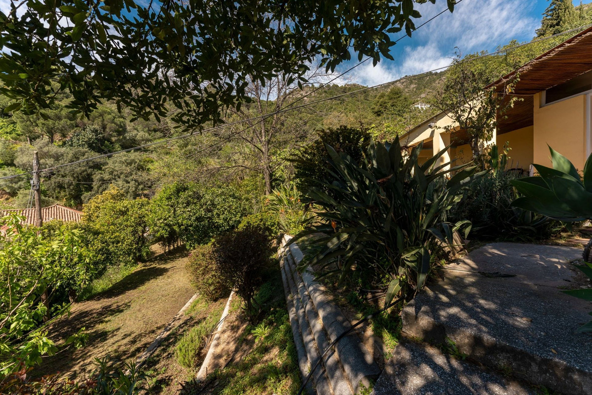 Se vende Finca - Cortijo de 2 dormitorios en Costa Del Sol, Málaga, España