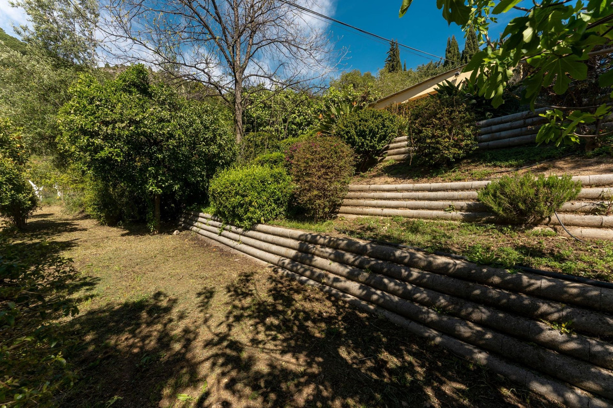 Se vende Finca - Cortijo de 2 dormitorios en Costa Del Sol, Málaga, España