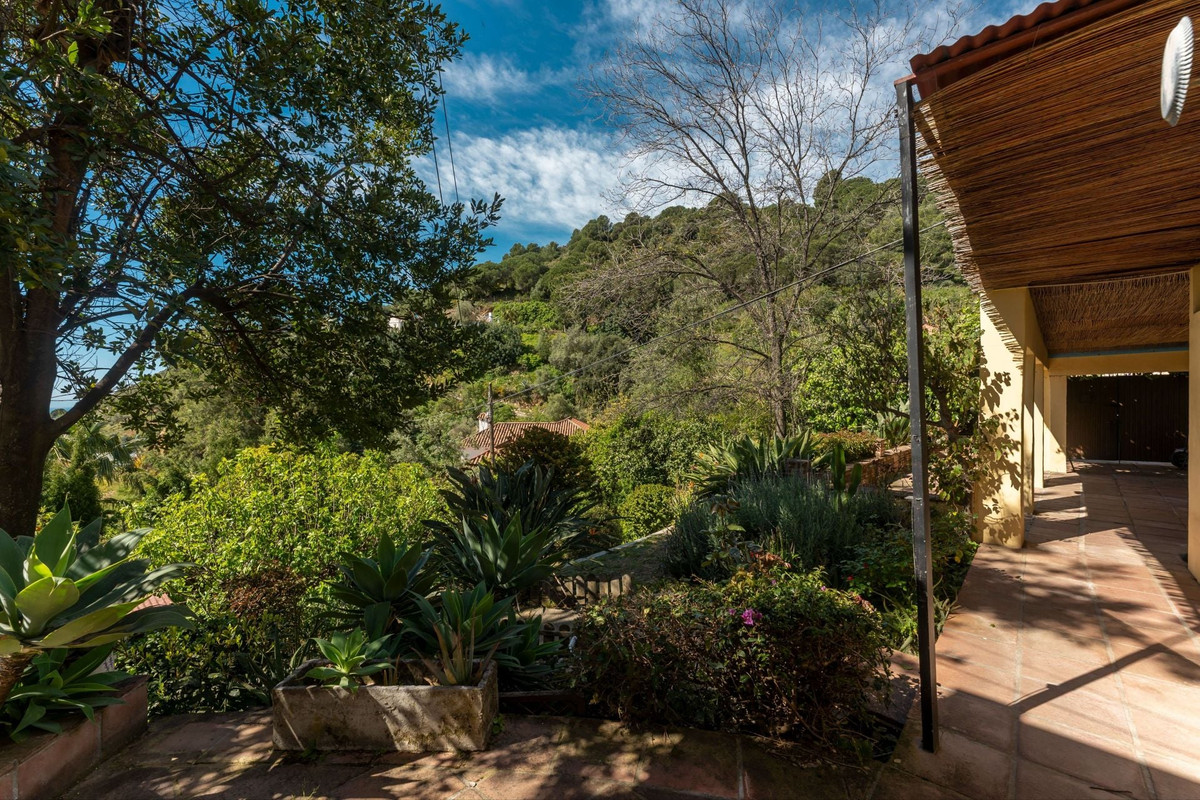 Se vende Finca - Cortijo de 2 dormitorios en Costa Del Sol, Málaga, España