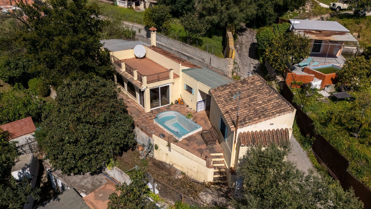 Se vende Finca - Cortijo de 2 dormitorios en Costa Del Sol, Málaga, España