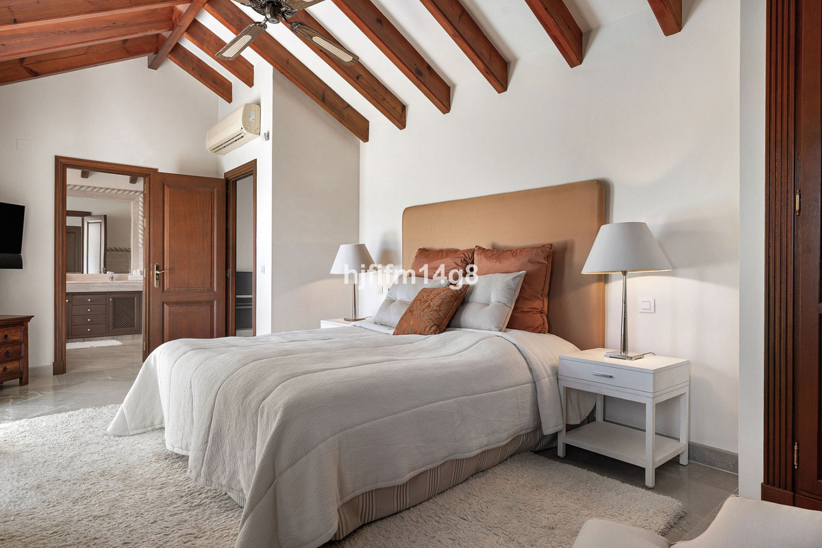 3 Bed Apartment for sale in Nueva Andalucía Costa Del Sol, Málaga, Spain