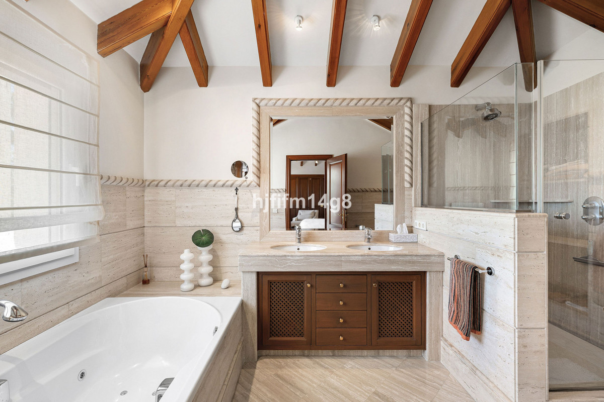 3 Bed Apartment for sale in Nueva Andalucía Costa Del Sol, Málaga, Spain