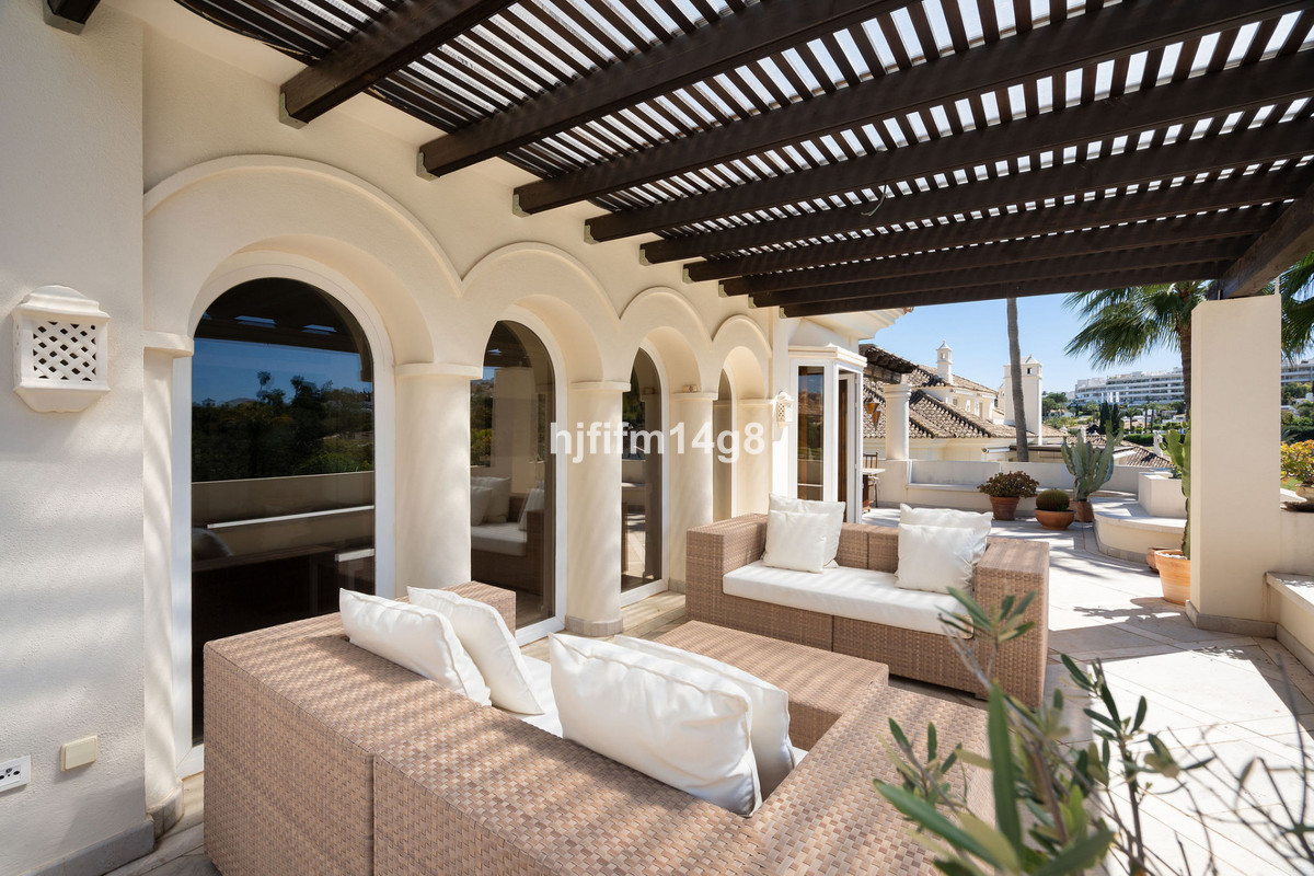 3 Bed Apartment for sale in Nueva Andalucía Costa Del Sol, Málaga, Spain