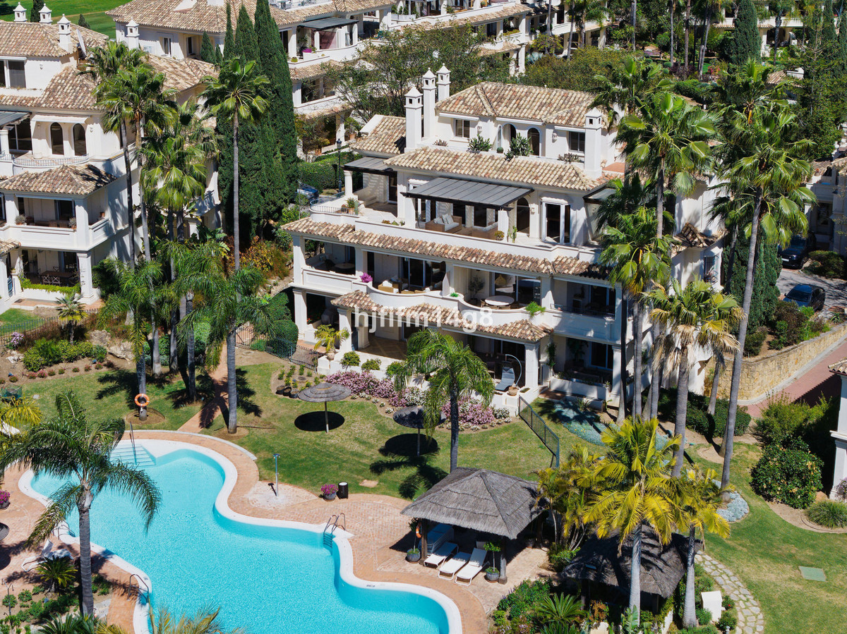 3 Bed Apartment for sale in Nueva Andalucía Costa Del Sol, Málaga, Spain