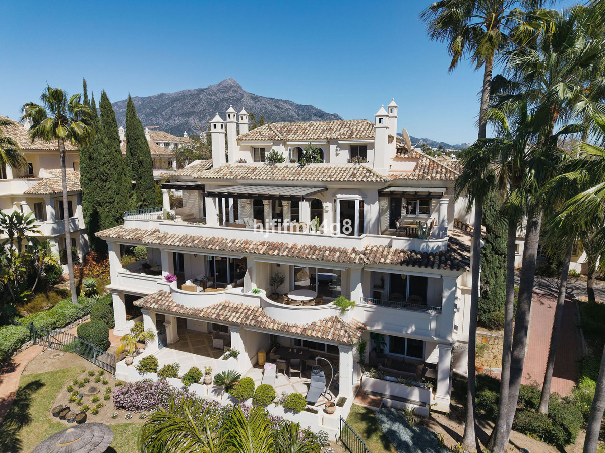 3 Bed Apartment for sale in Nueva Andalucía Costa Del Sol, Málaga, Spain