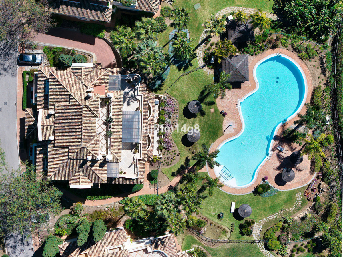 3 Bed Apartment for sale in Nueva Andalucía Costa Del Sol, Málaga, Spain