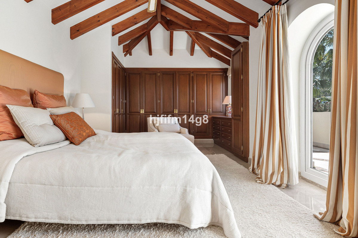 3 Bed Apartment for sale in Nueva Andalucía Costa Del Sol, Málaga, Spain