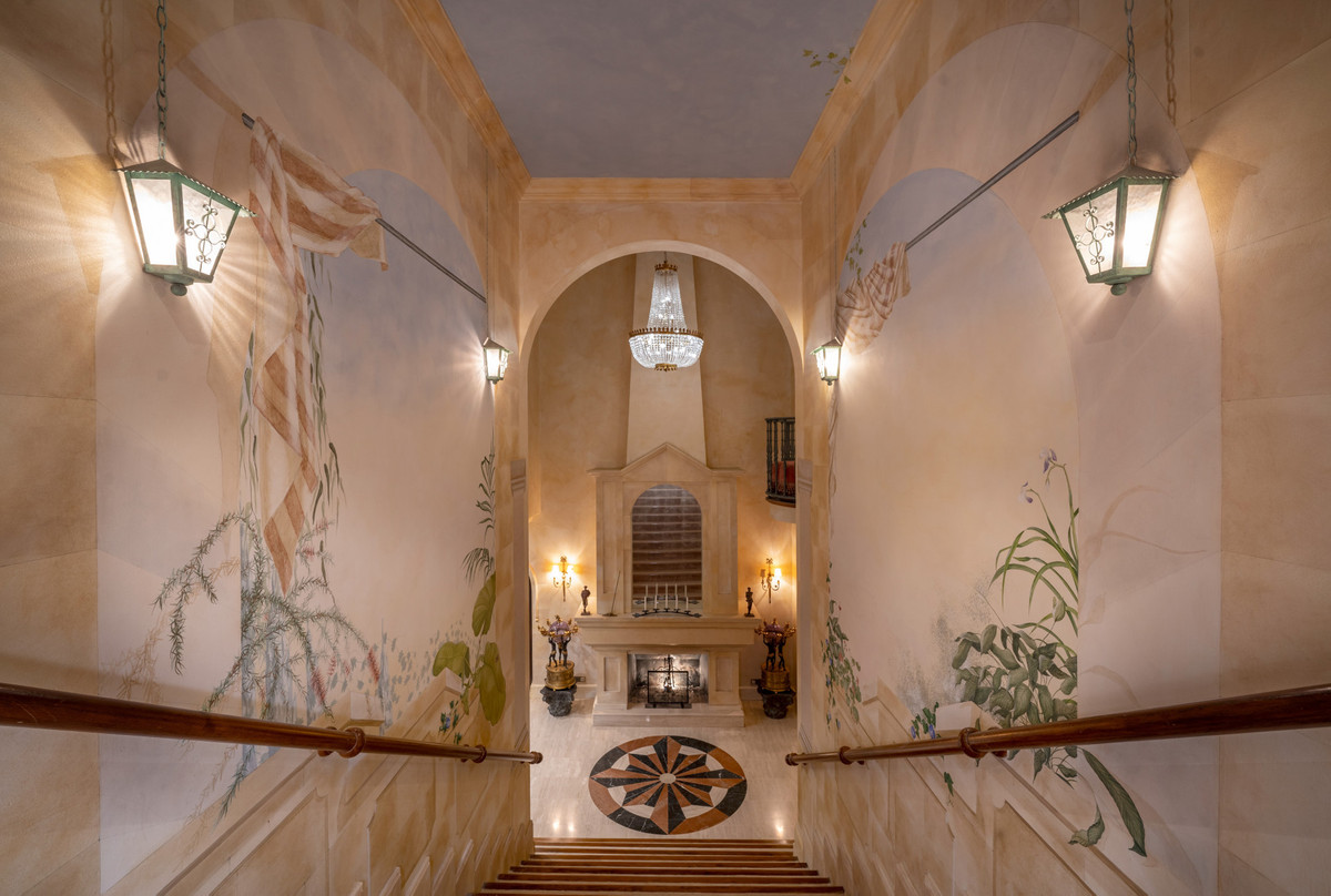 Se vende Villa - Chalet de 5 dormitorios en Costa Del Sol, Cadiz, España