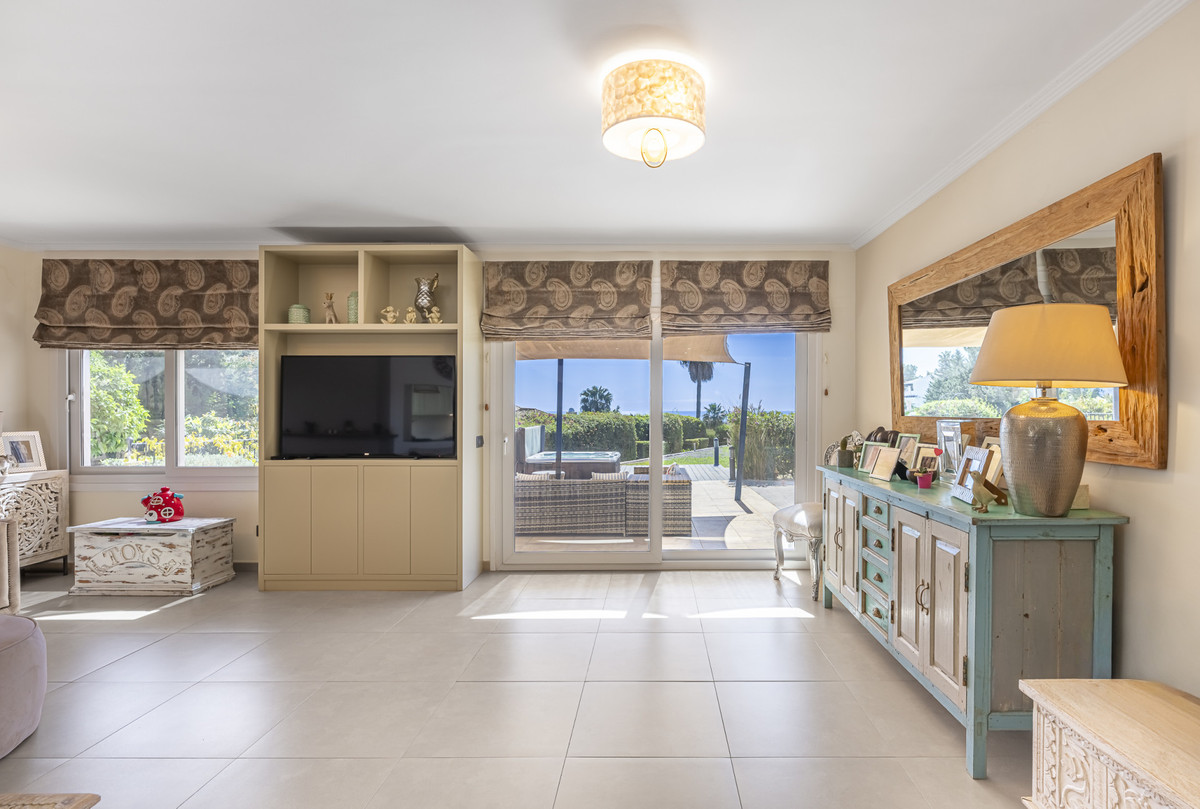 6 Bed Townhouse for sale in Estepona Costa Del Sol, Málaga, Spain