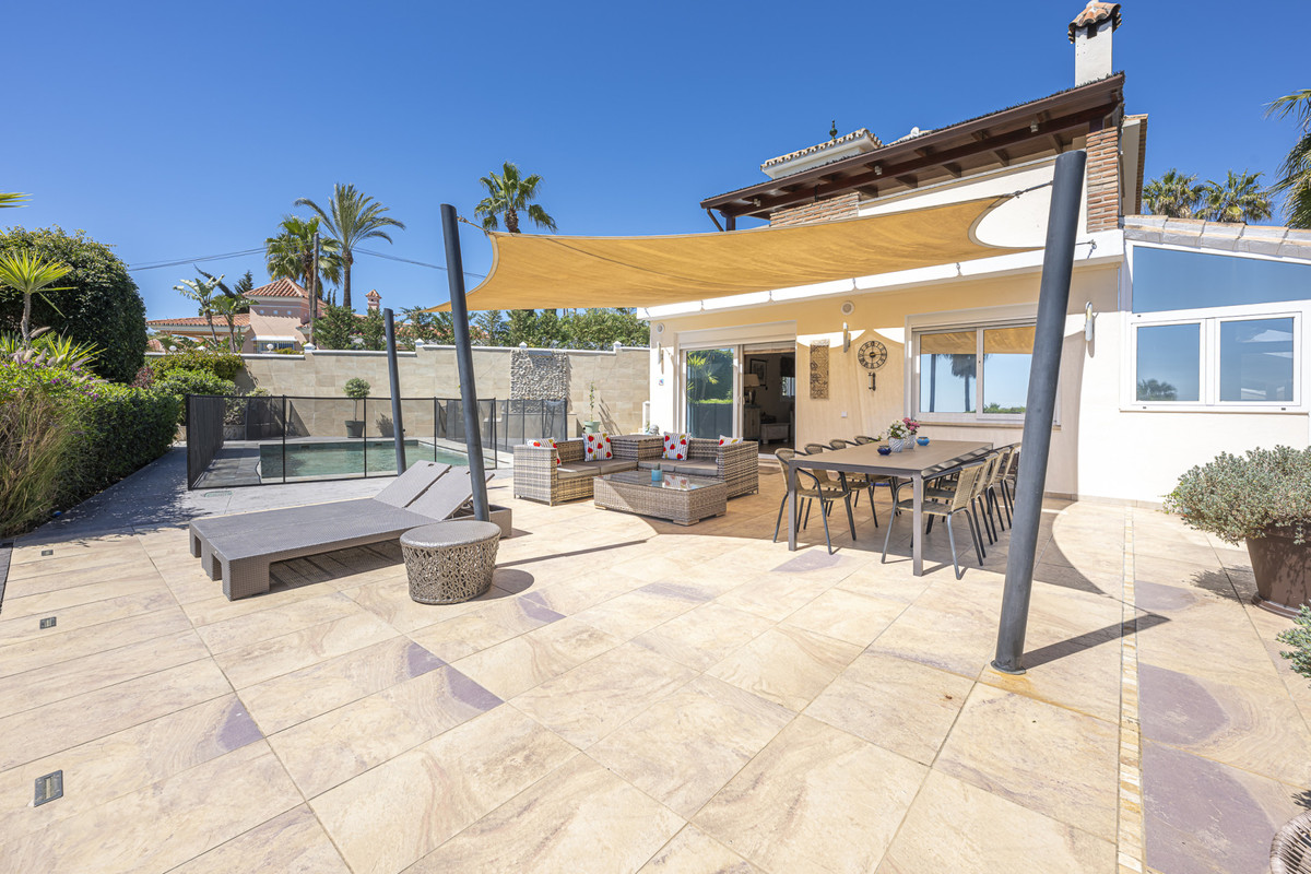 6 Bed Townhouse for sale in Estepona Costa Del Sol, Málaga, Spain