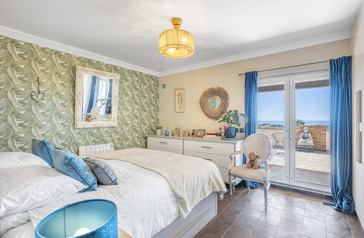 6 Bed Townhouse for sale in Estepona Costa Del Sol, Málaga, Spain