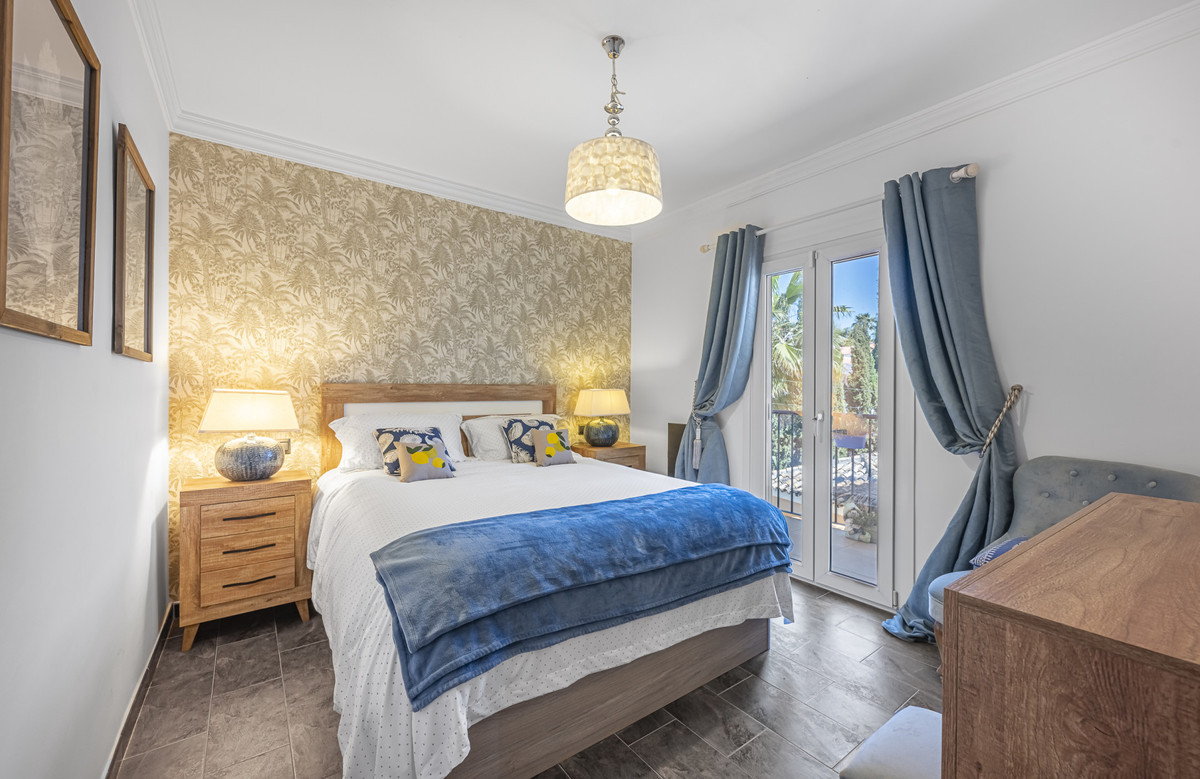 6 Bed Townhouse for sale in Estepona Costa Del Sol, Málaga, Spain