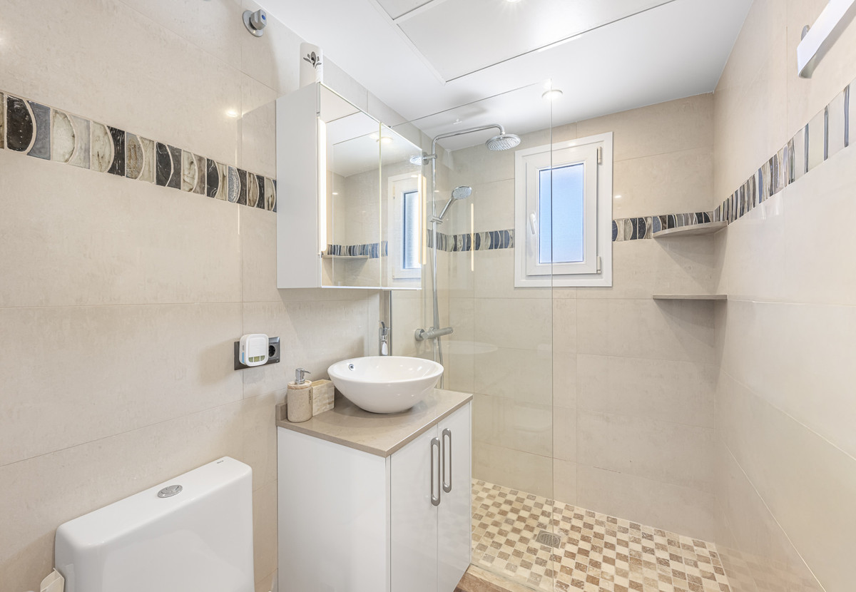 6 Bed Townhouse for sale in Estepona Costa Del Sol, Málaga, Spain