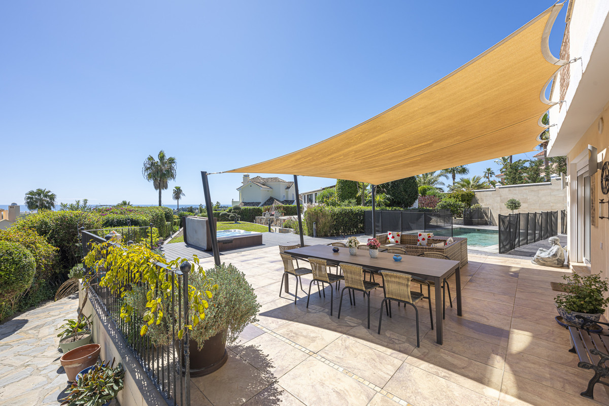 6 Bed Townhouse for sale in Estepona Costa Del Sol, Málaga, Spain