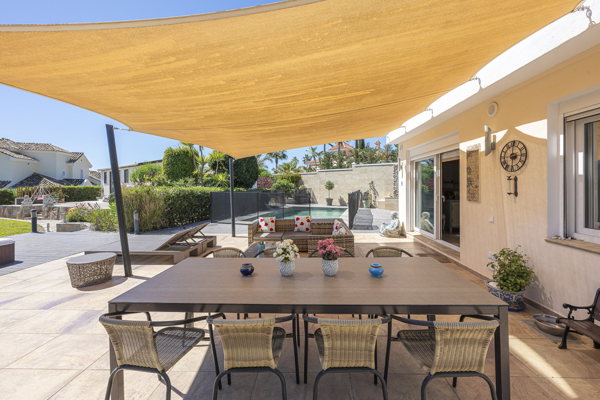 6 Bed Townhouse for sale in Estepona Costa Del Sol, Málaga, Spain