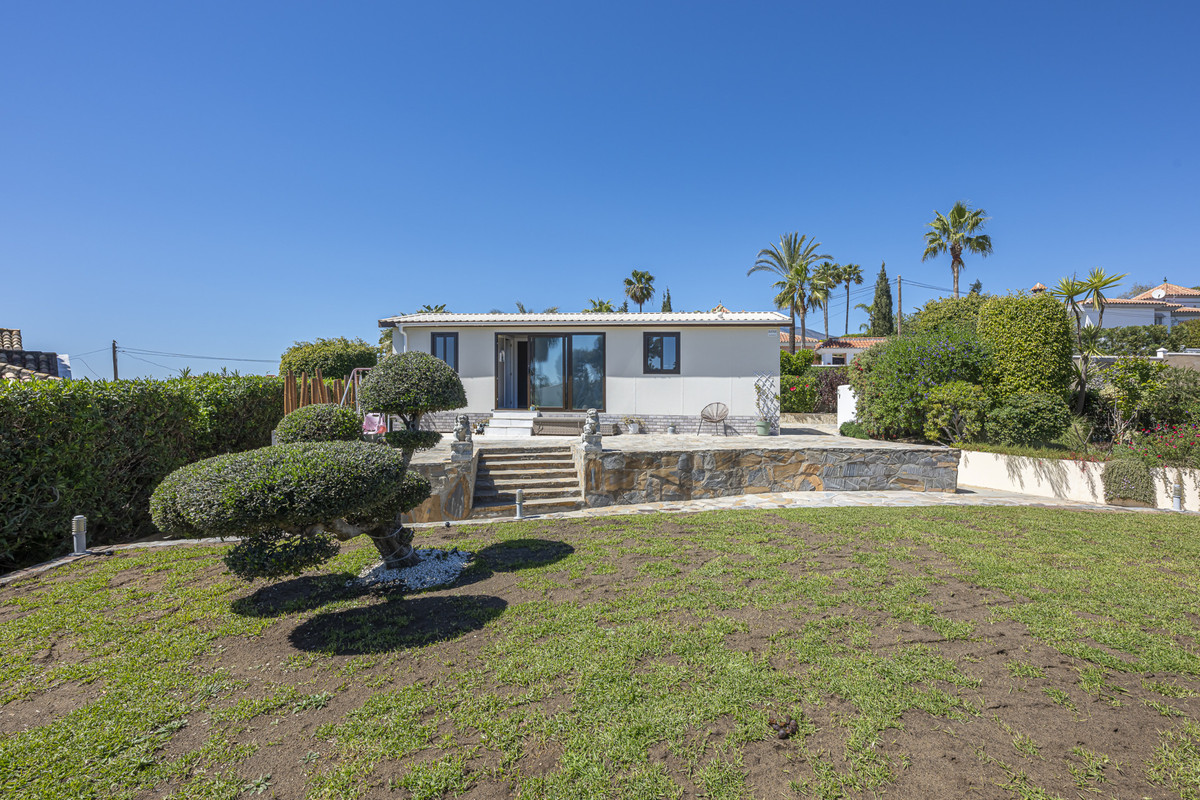 6 Bed Townhouse for sale in Estepona Costa Del Sol, Málaga, Spain
