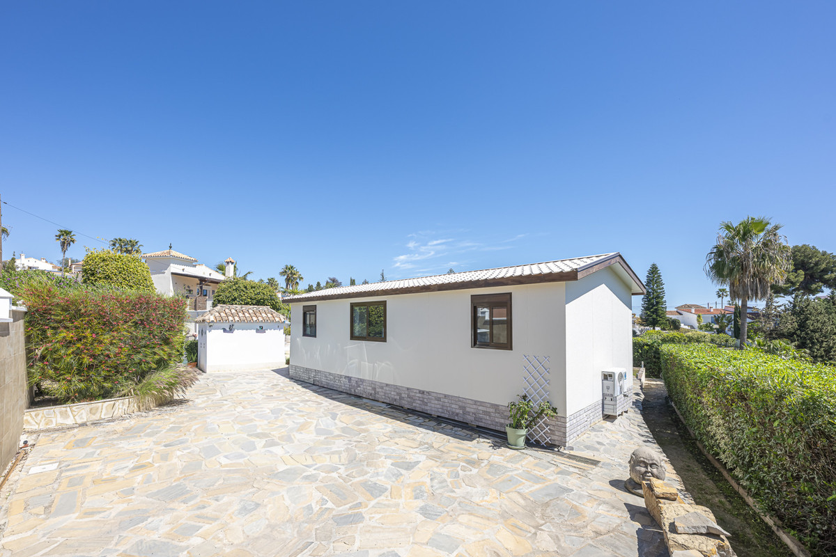6 Bed Townhouse for sale in Estepona Costa Del Sol, Málaga, Spain