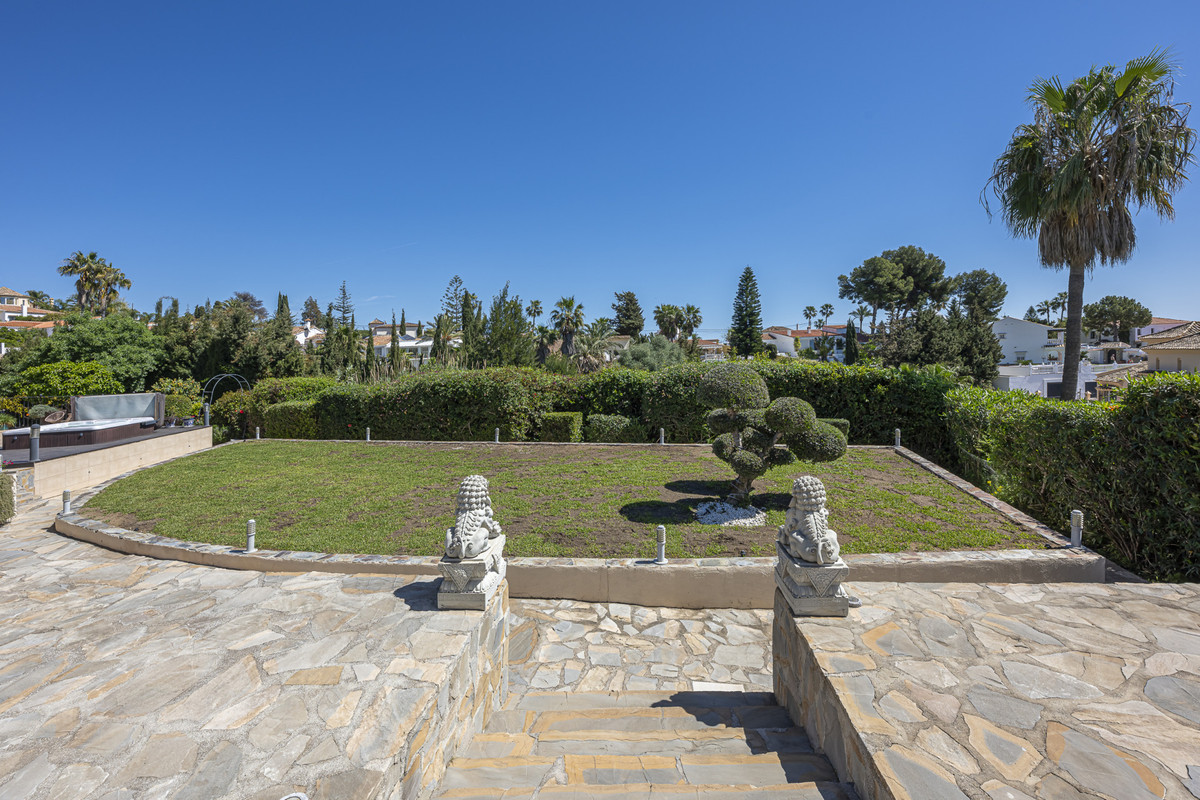 6 Bed Townhouse for sale in Estepona Costa Del Sol, Málaga, Spain