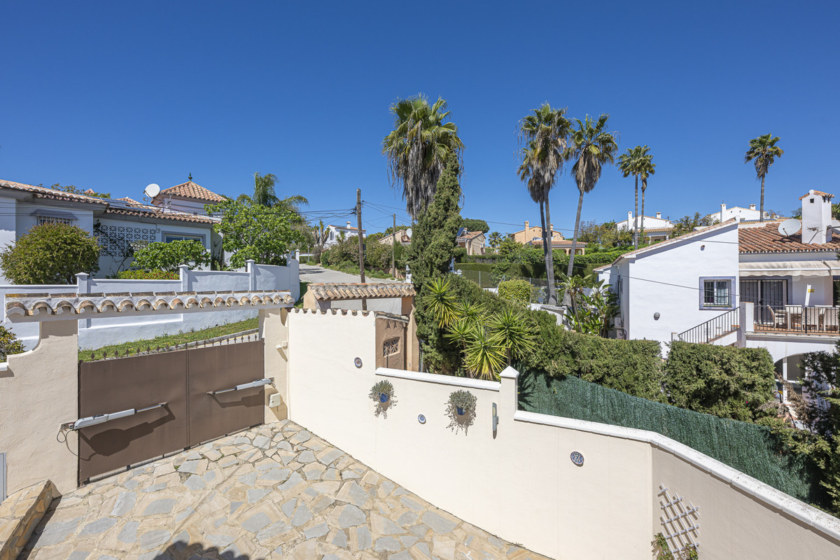 6 Bed Townhouse for sale in Estepona Costa Del Sol, Málaga, Spain