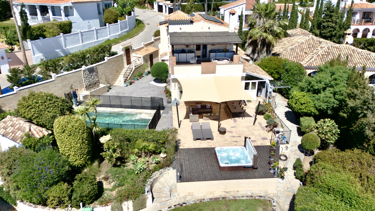6 Bed Townhouse for sale in Estepona Costa Del Sol, Málaga, Spain