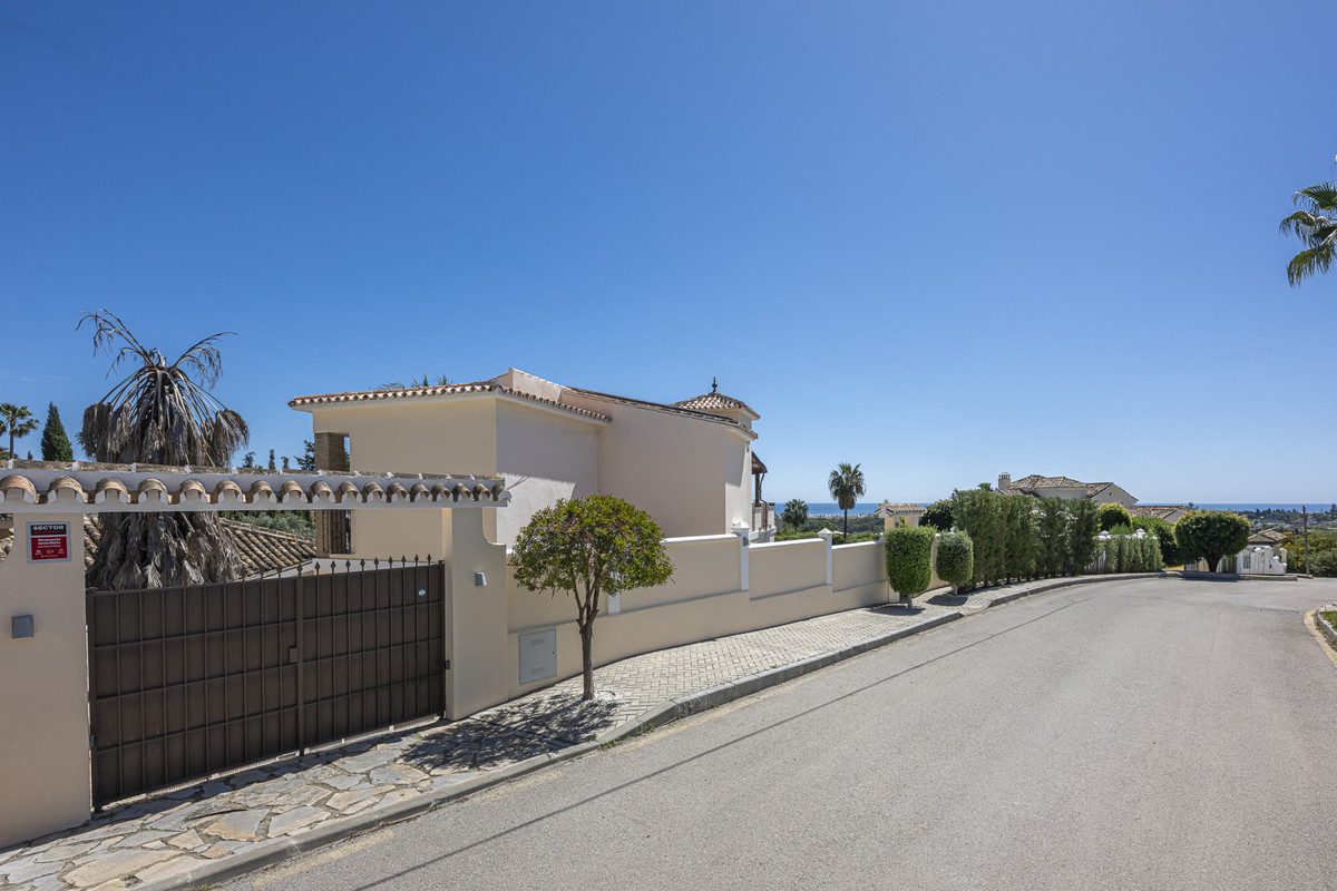 6 Bed Townhouse for sale in Estepona Costa Del Sol, Málaga, Spain