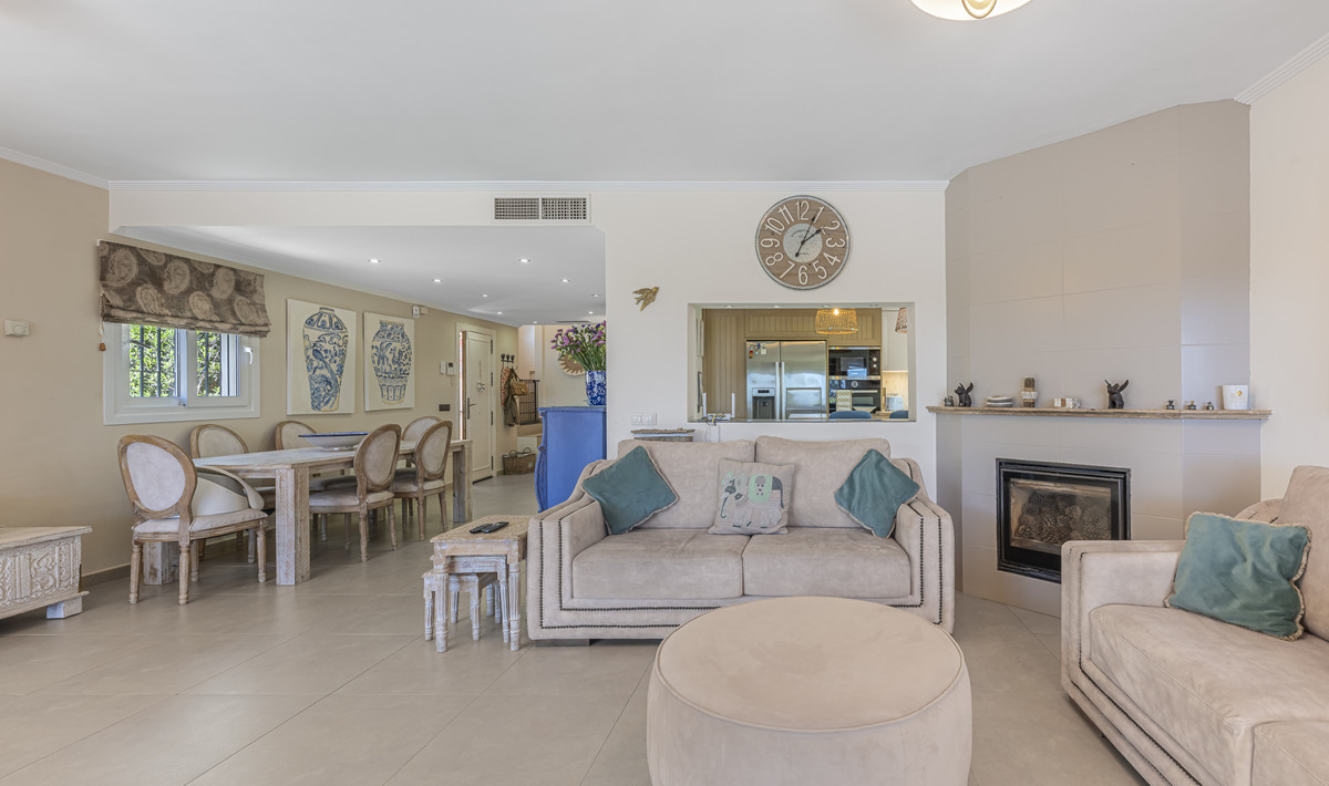 6 Bed Townhouse for sale in Estepona Costa Del Sol, Málaga, Spain