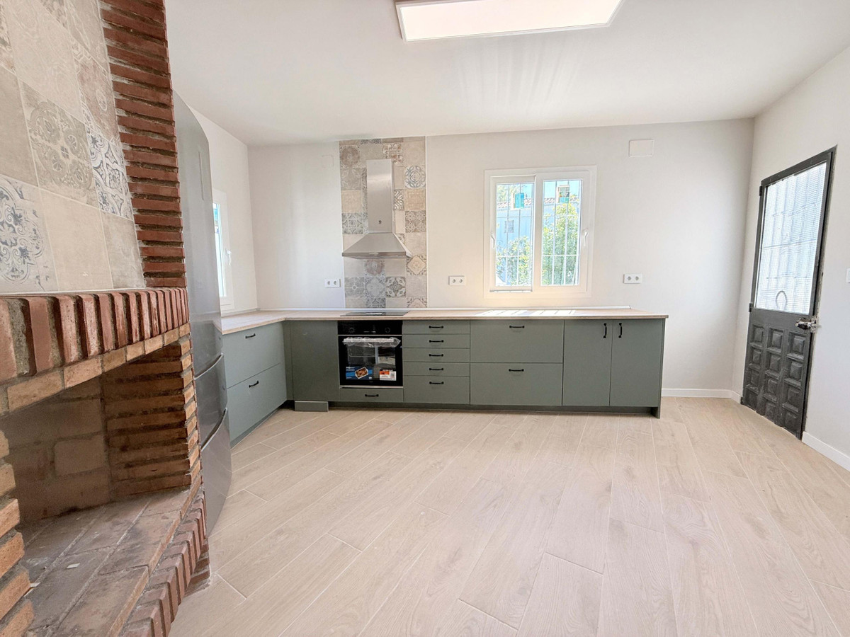 Se vende Finca - Cortijo de 3 dormitorios en Costa Del Sol, Málaga, España