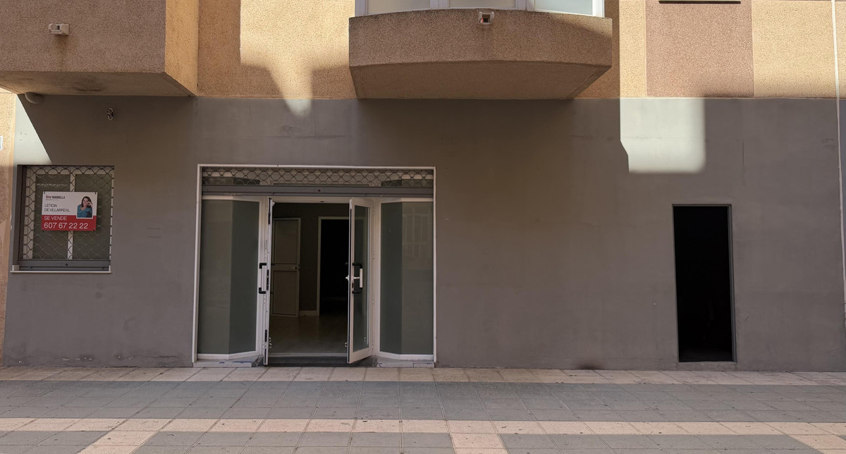 Se vende Local comercial de 2 dormitorios en Costa Del Sol, Málaga, España