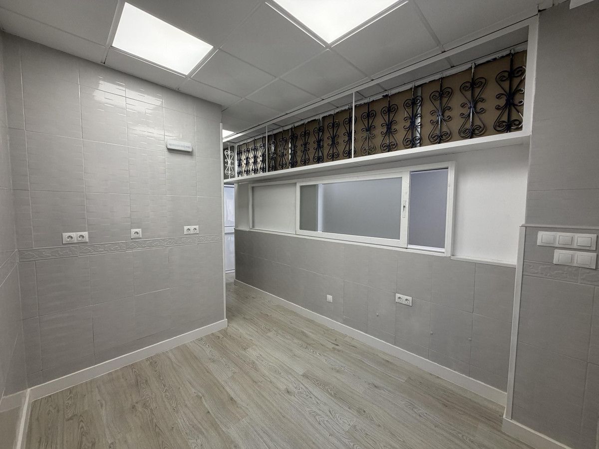 Se vende Local comercial de 2 dormitorios en Costa Del Sol, Málaga, España
