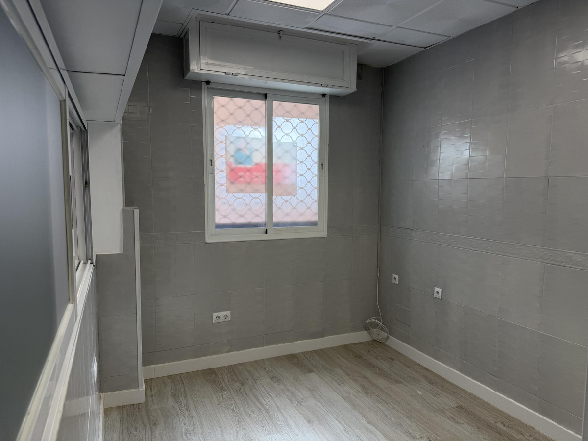 Se vende Local comercial de 2 dormitorios en Costa Del Sol, Málaga, España