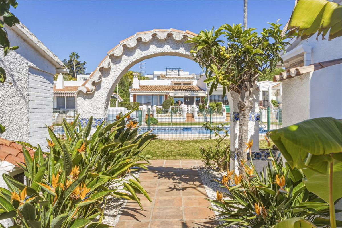 Se vende Bungalow de 3 dormitorios en Costa Del Sol, Málaga, España