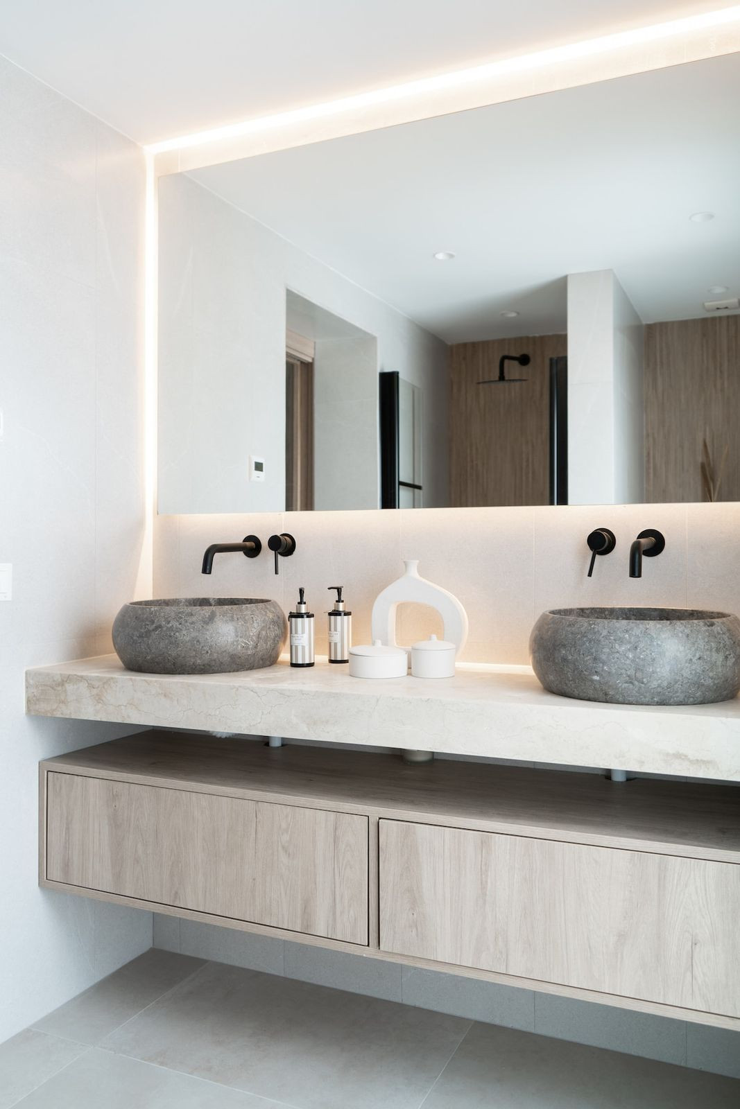 2 Bed Apartment for sale in Nueva Andalucía Costa Del Sol, Málaga, Spain