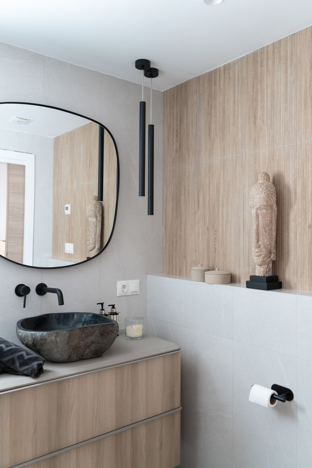 2 Bed Apartment for sale in Nueva Andalucía Costa Del Sol, Málaga, Spain